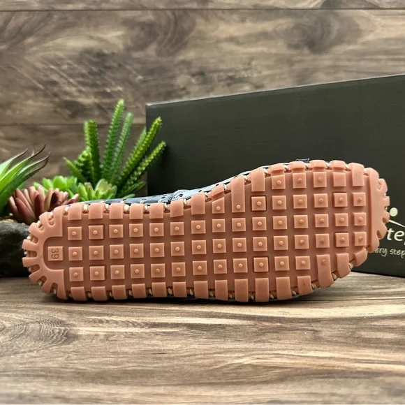 NIB Spring Step Fredia Laser Cut Leather Moc Moccasin Flats Loafer Blue - Picture 9 of 14